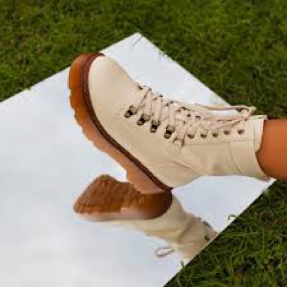 Circus by Sam Edelman Cream Sanders Platform Lug Sole Combat Boot size 7 NWOT